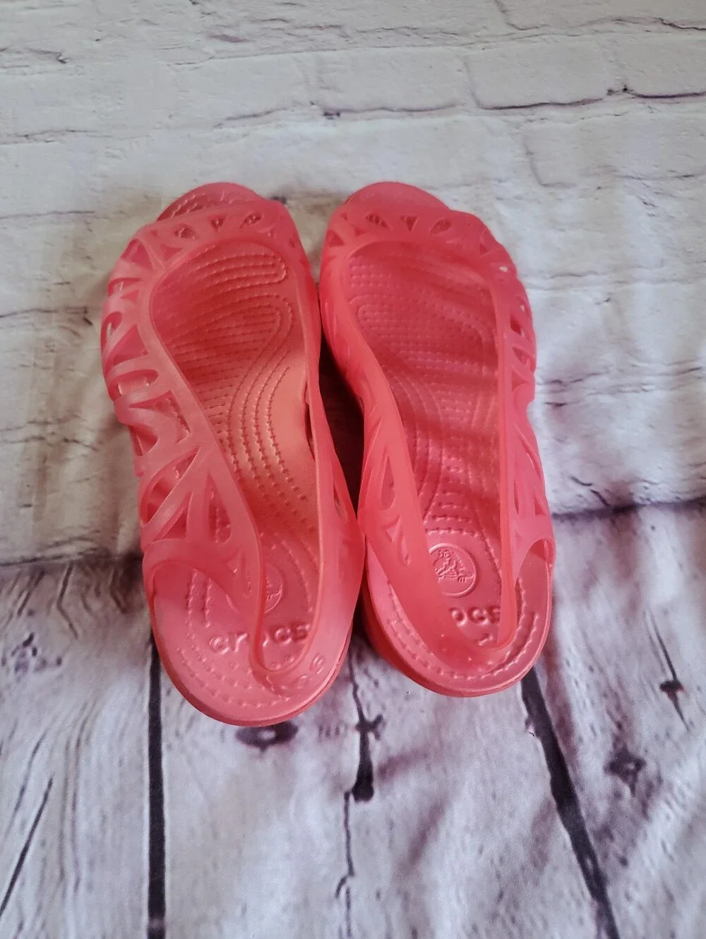 Crocs Adrina III Mini Wedge Peep Toe Cut Out Jelly Sandals Red Summer Comfort 6